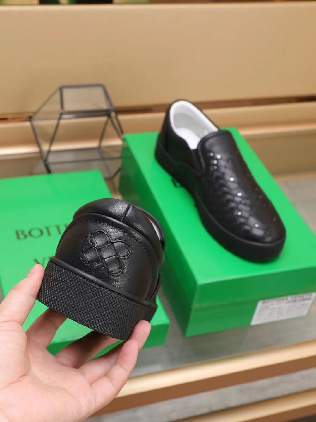 Men's men's shoes 💰Men's shoes 💰540💰🔥[BV] series of top purchasing agents 🔍Imported first-layer cowhide woven surface, cowhide foot pads lining environmentally friendly ♻️Does not fade, 💪Sole: Rubber combination original factory special original outsole ⚠Original and single goods 🔍🔍You can come in and out at will, welcome to compare ⚠Number of sizes: 38-44